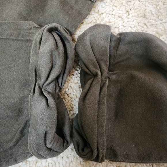 Wilfred Free cropped khaki cargo style pants / dark green / Aritzia 100% cotton - Picture 4 of 11